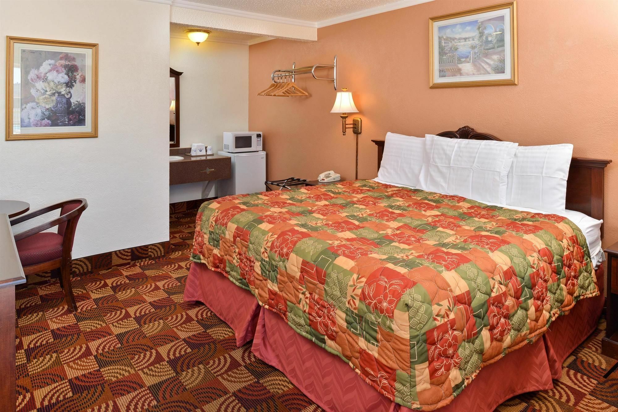 Americas Best Value Inn & Suites Klamath Falls Exteriör bild